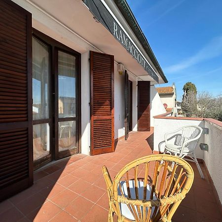 Appartamento La Casa Di Simo Montecalvoli Екстериор снимка